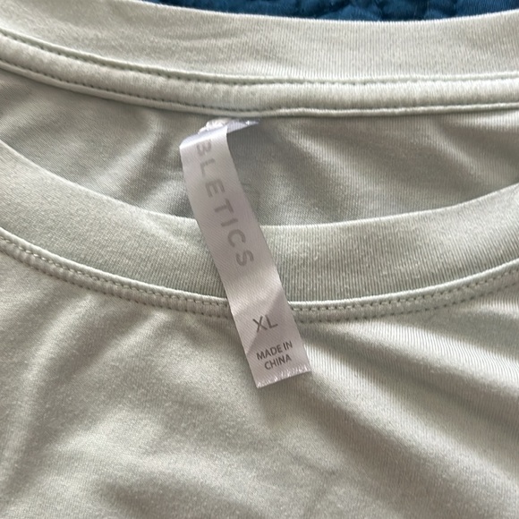 Fabletics Blake ultra cropped t shirt - Picture 2 of 3